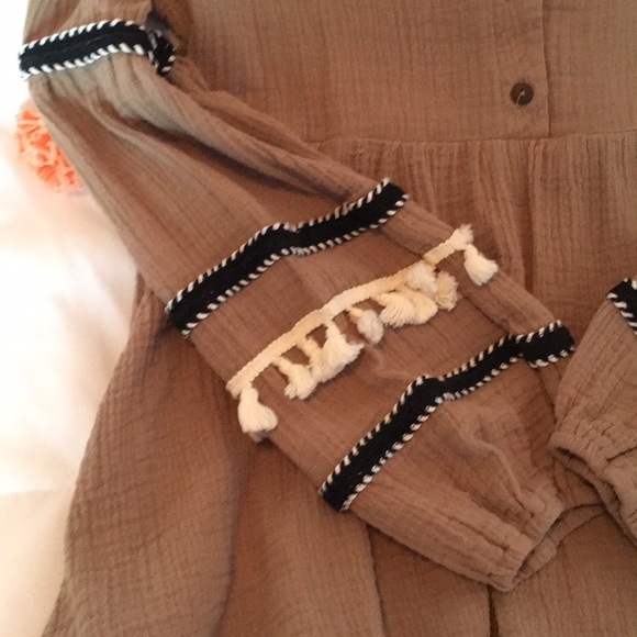 Tan tassel sleeve top - Picture 3 of 5